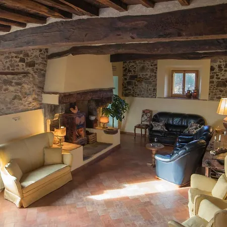 Podere Midolla مزرعة للإقامة